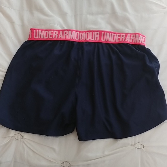 UNDER ARMOUR Athletic Shorts - Picture 4 of 4